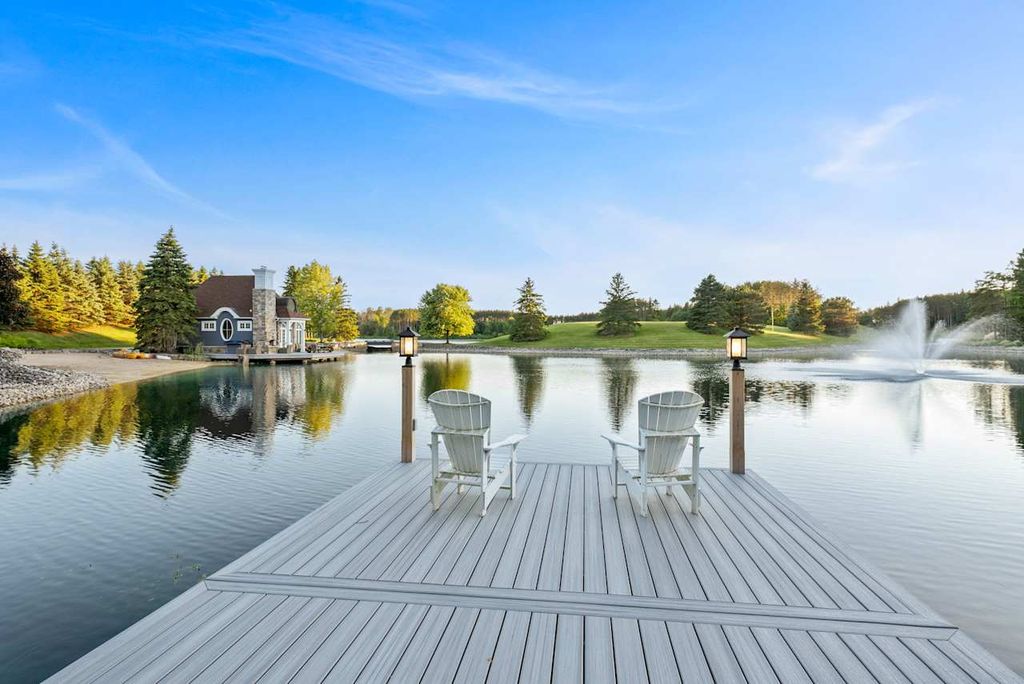 Extraordinary Fully Renovated Home by Award Winning Builder Chatsworth Fine Homes in Ontario for C18.8 Million 41