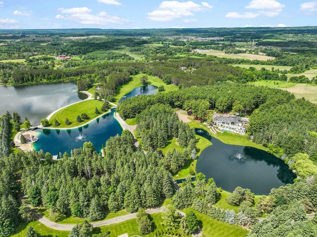 Extraordinary Fully Renovated Home by Award Winning Builder Chatsworth Fine Homes in Ontario for C18.8 Million 46