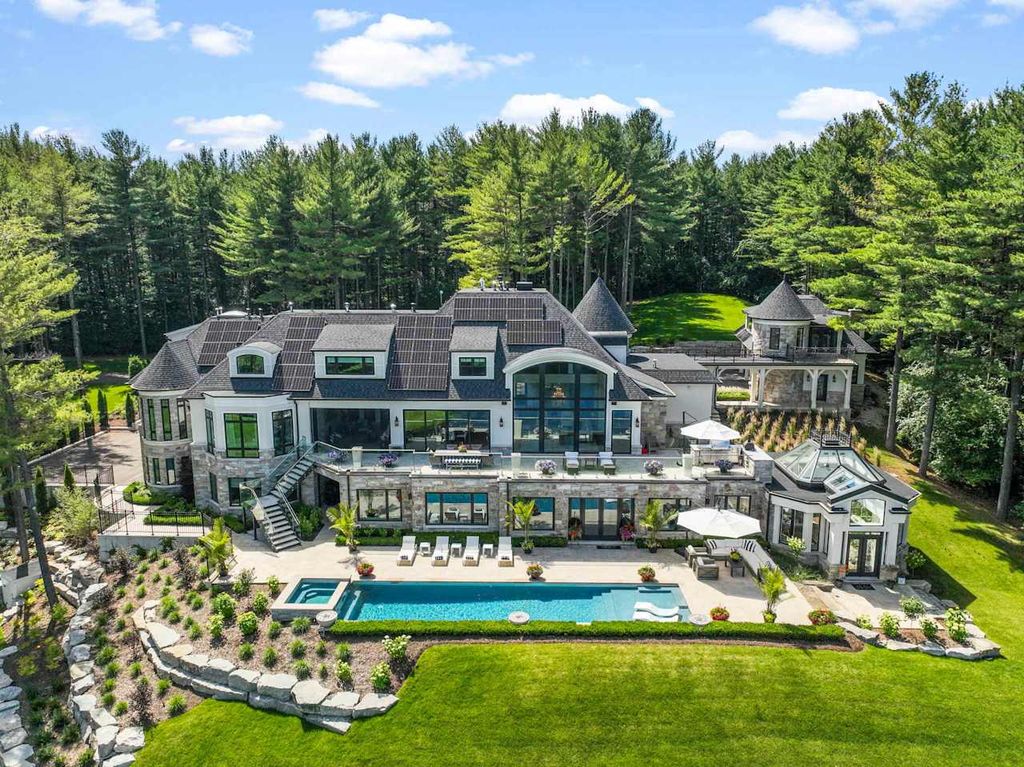 Extraordinary Fully Renovated Home by Award Winning Builder Chatsworth Fine Homes in Ontario for C18.8 Million 47