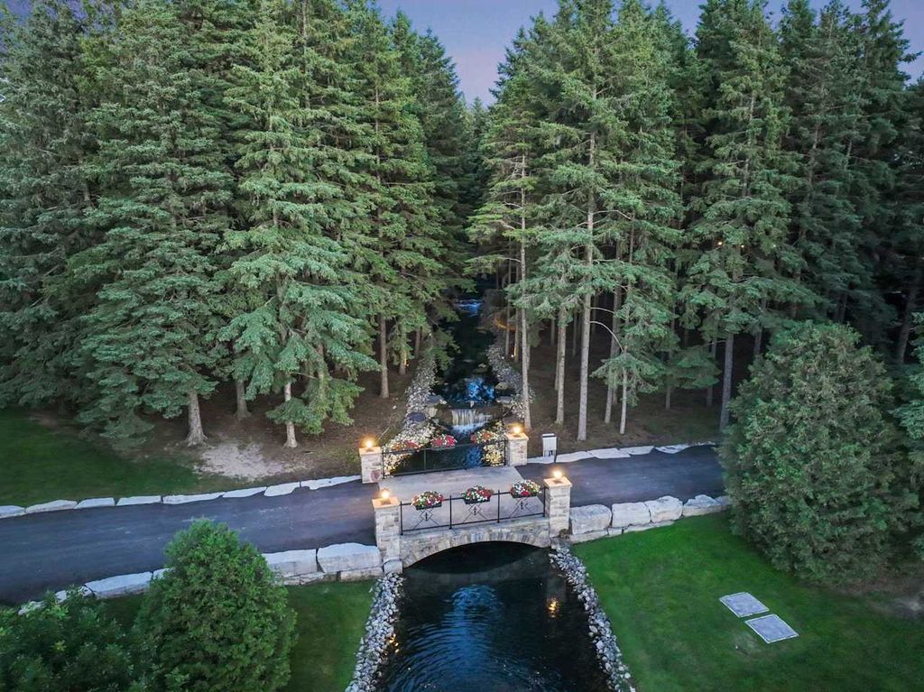 Extraordinary Fully Renovated Home by Award Winning Builder Chatsworth Fine Homes in Ontario for C18.8 Million 48