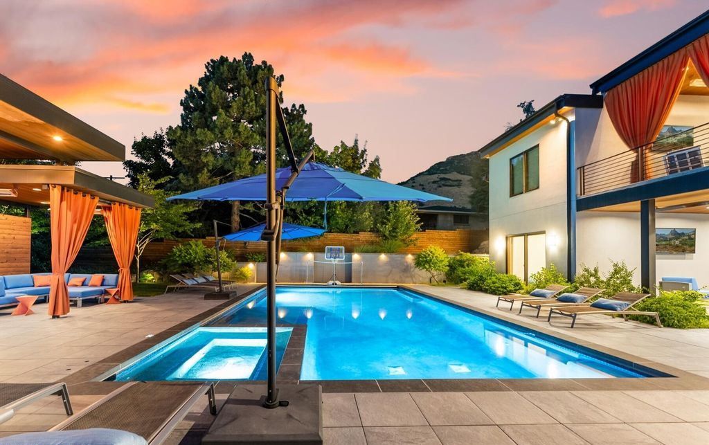 Extraordinary Modern Marvel with Captivating Mountain Views in Utah Priced at 7.15 Million 11