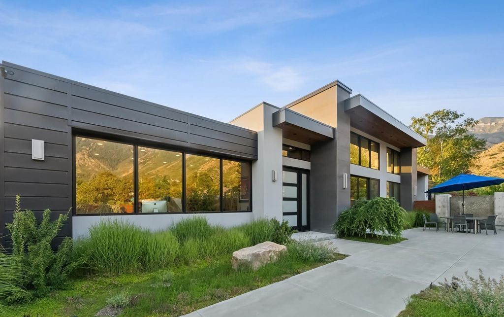 Extraordinary Modern Marvel with Captivating Mountain Views in Utah Priced at 7.15 Million 17
