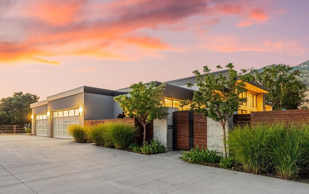 Extraordinary Modern Marvel with Captivating Mountain Views in Utah Priced at 7.15 Million 4