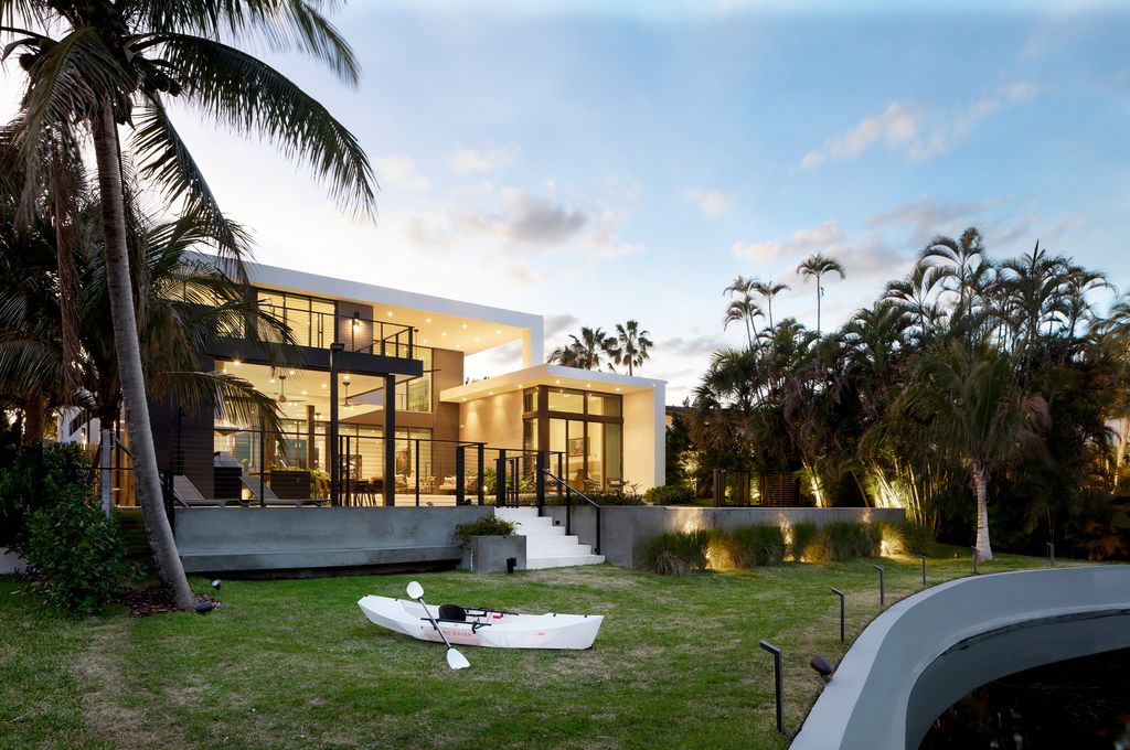 Lake Wine Residence by SDH Studio Architecture Design 6