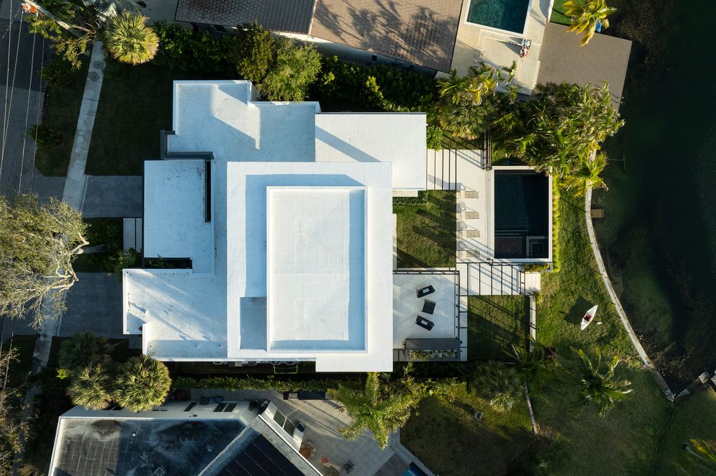 Lake Wine Residence by SDH Studio Architecture Design 8