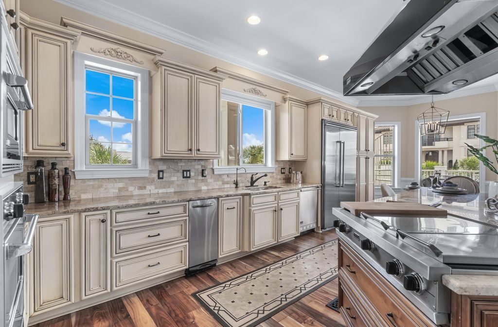 Luxurious Oceanview Estate in South Carolinas Dunes Club Hits the Market for 4.65 Million 15