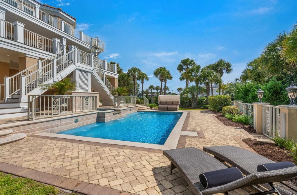 Luxurious Oceanview Estate in South Carolinas Dunes Club Hits the Market for 4.65 Million 29