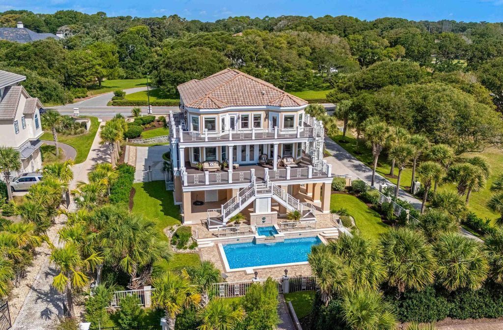 Luxurious Oceanview Estate in South Carolinas Dunes Club Hits the Market for 4.65 Million 30