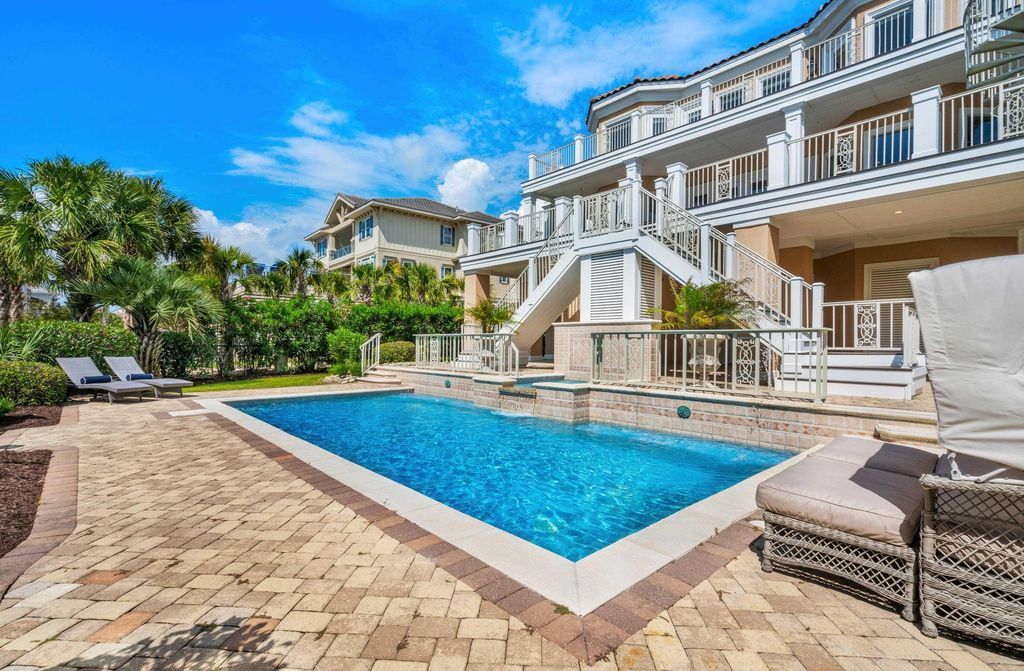 Luxurious Oceanview Estate in South Carolinas Dunes Club Hits the Market for 4.65 Million 33