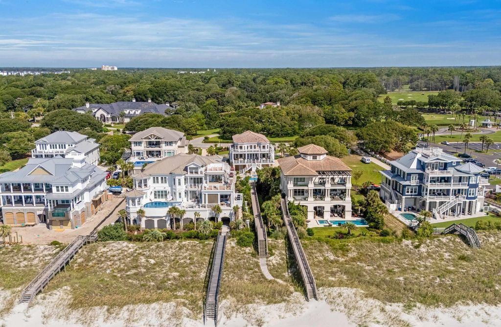 Luxurious Oceanview Estate in South Carolinas Dunes Club Hits the Market for 4.65 Million 39