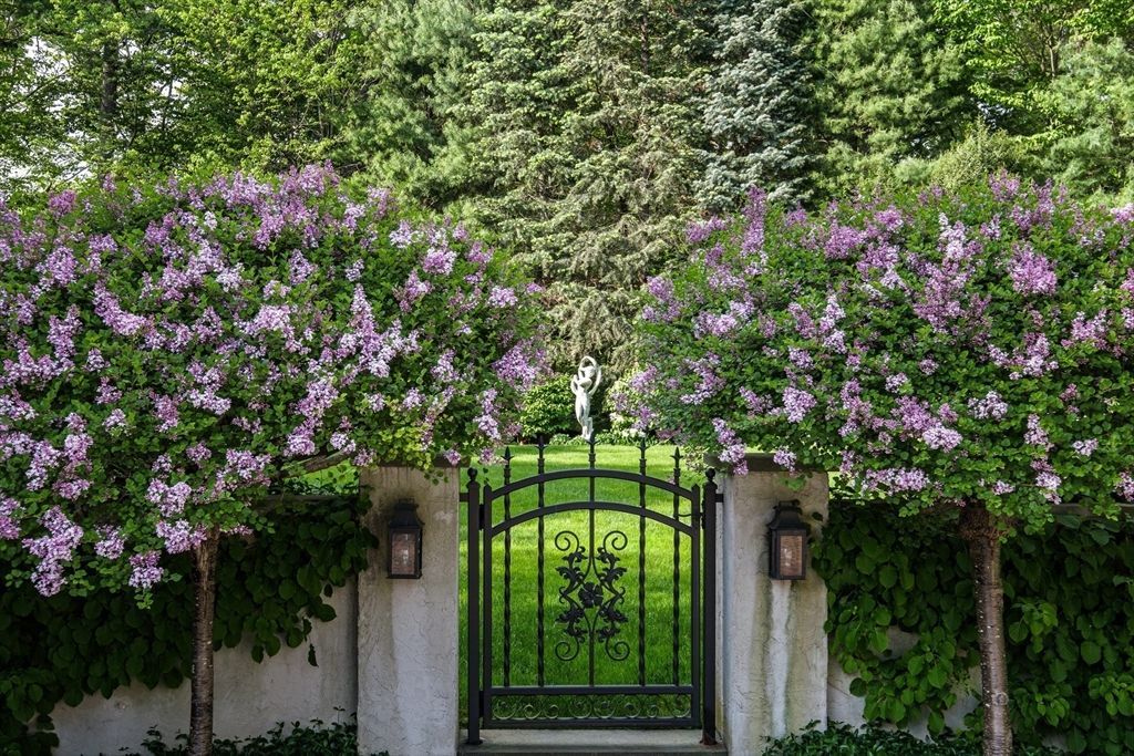 Massachusetts Estate with Showpiece Pool and Picturesque Grounds Listed for 14.9 Million 34
