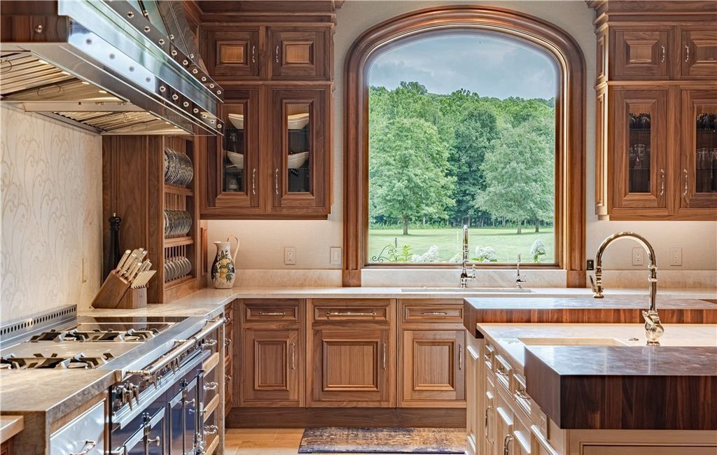 Masterpiece Estate in Ohio with Unique Amenities and Impeccable Craftsmanship Listed for 19995000 12