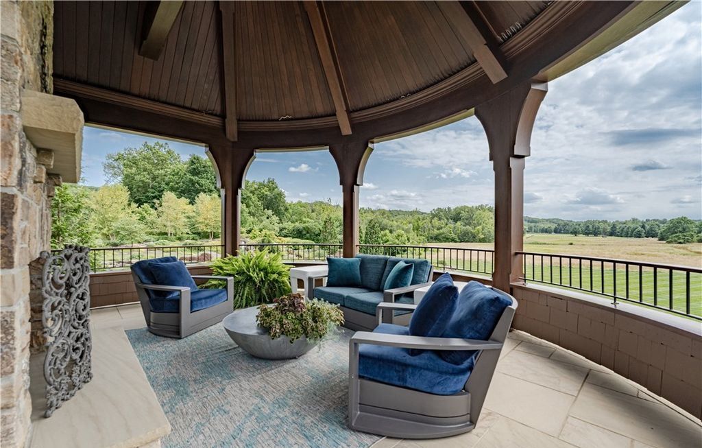 Masterpiece Estate in Ohio with Unique Amenities and Impeccable Craftsmanship Listed for 19995000 18