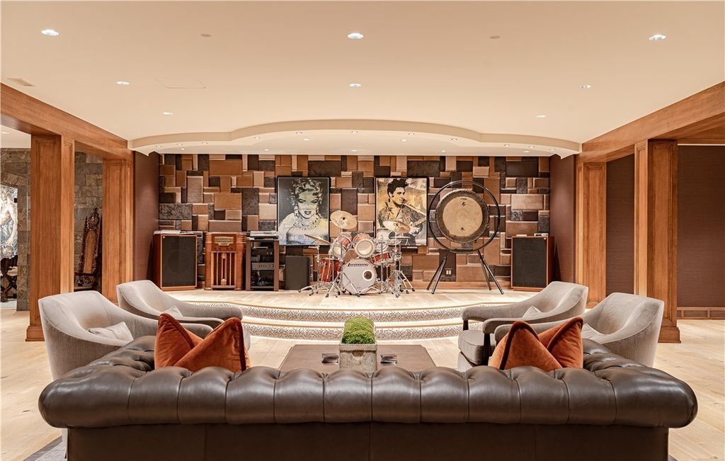 Masterpiece Estate in Ohio with Unique Amenities and Impeccable Craftsmanship Listed for 19995000 29