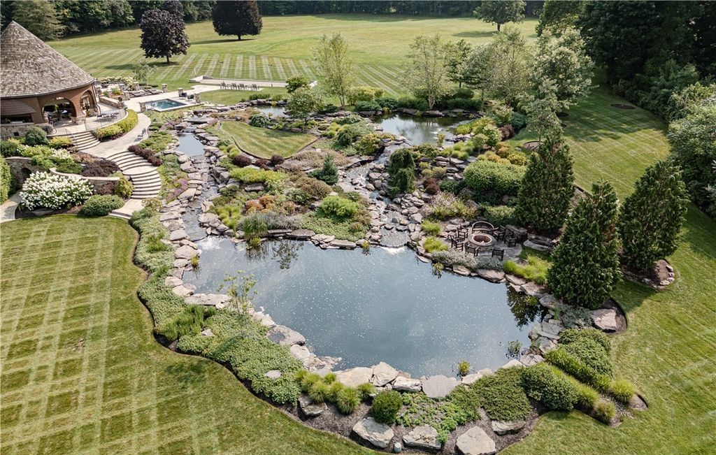 Masterpiece Estate in Ohio with Unique Amenities and Impeccable Craftsmanship Listed for 19995000 36