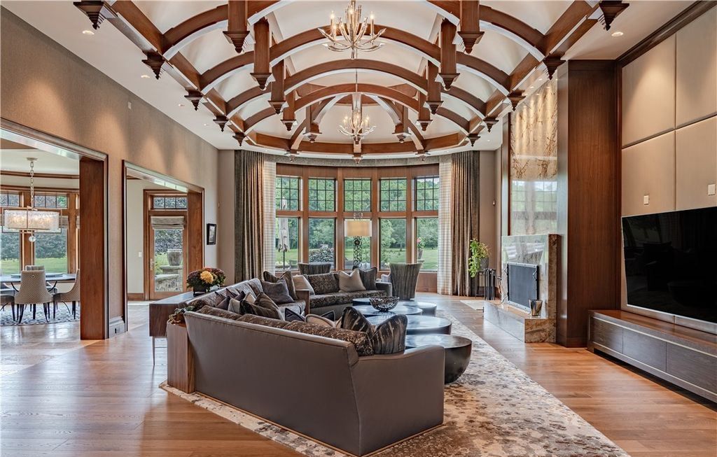 Masterpiece Estate in Ohio with Unique Amenities and Impeccable Craftsmanship Listed for 19995000 7