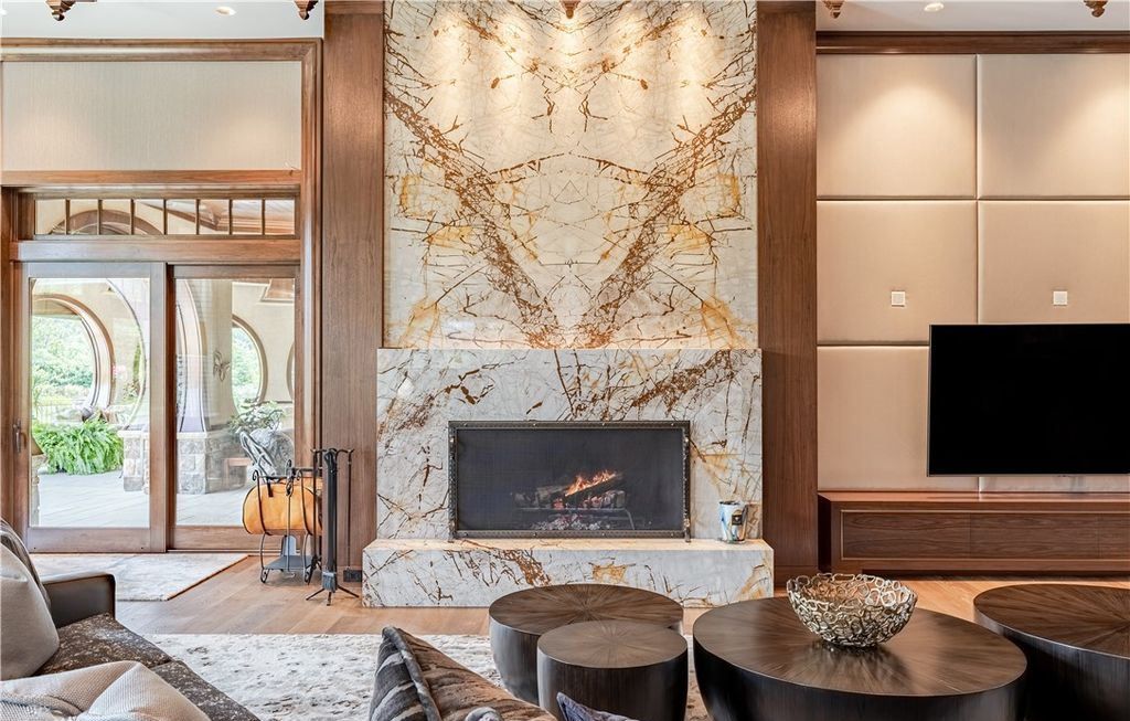Masterpiece Estate in Ohio with Unique Amenities and Impeccable Craftsmanship Listed for 19995000 9