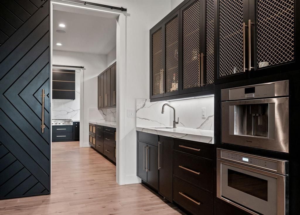Michigan Estate Unparalleled Luxury and Private Lakefront Living for 5999900 17