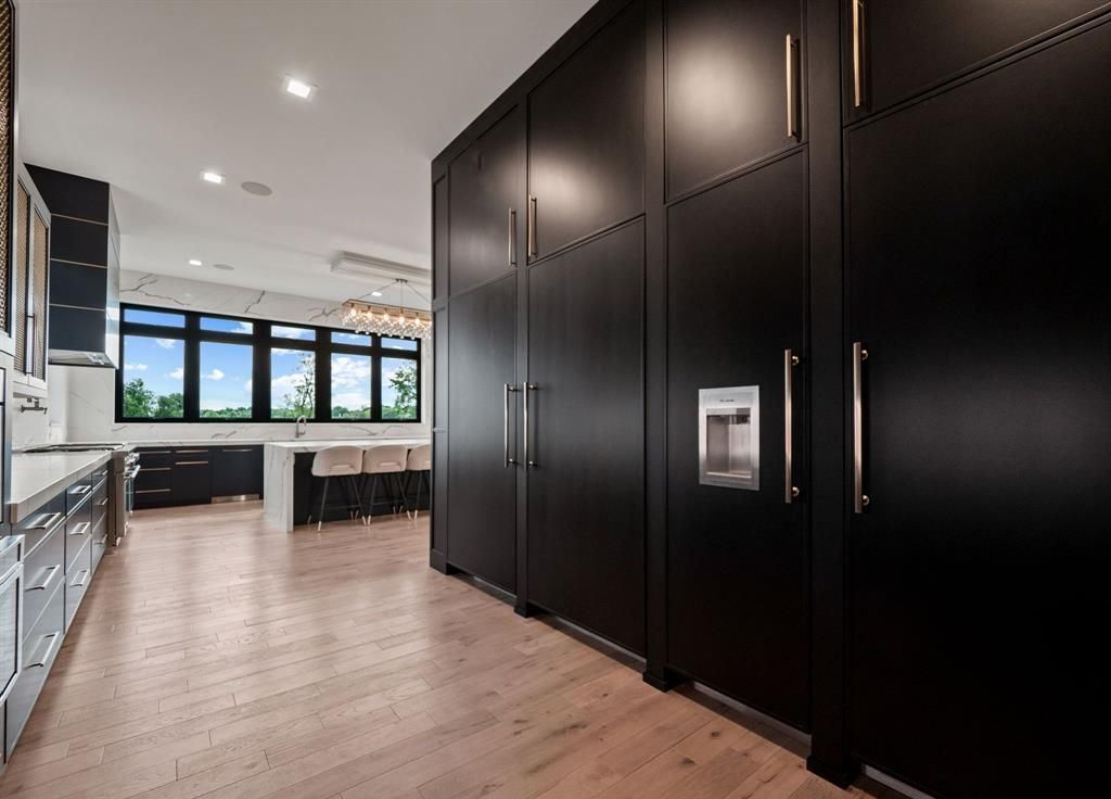 Michigan Estate Unparalleled Luxury and Private Lakefront Living for 5999900 18