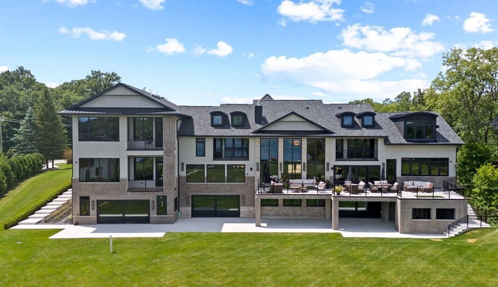 Michigan Estate Unparalleled Luxury and Private Lakefront Living for 5999900 2