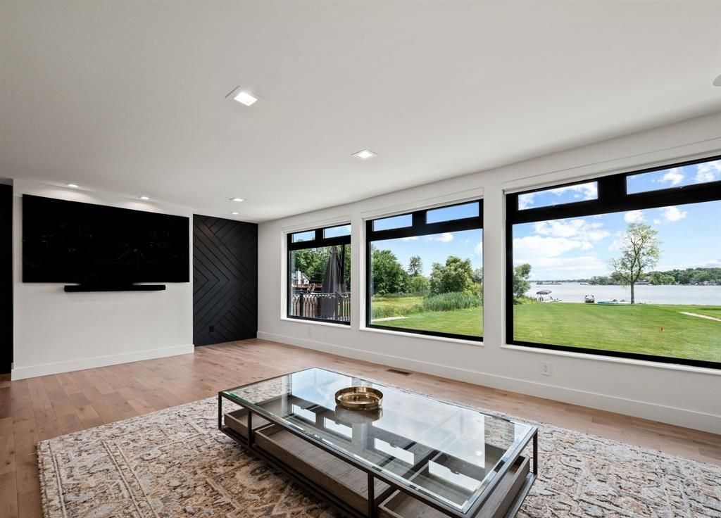 Michigan Estate Unparalleled Luxury and Private Lakefront Living for 5999900 43