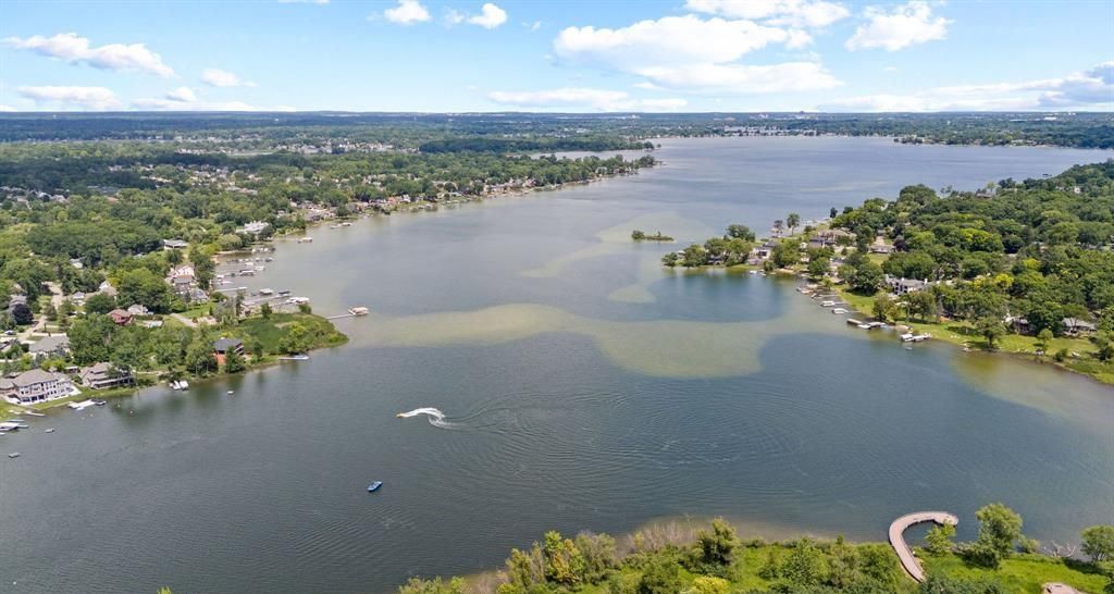 Michigan Estate Unparalleled Luxury and Private Lakefront Living for 5999900 50