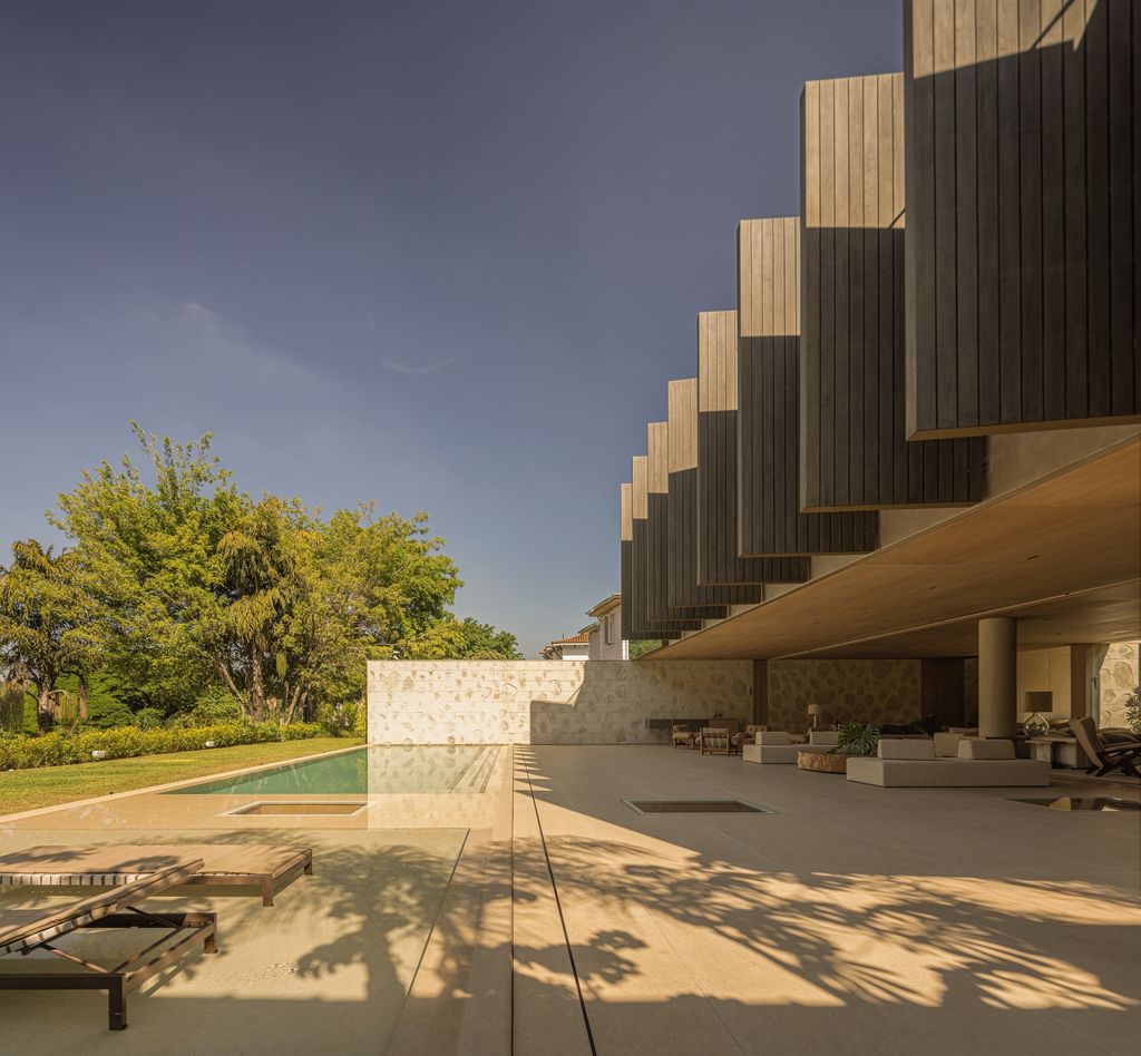 Pacaembu House Elegance and Leisure by Studio Arthur Casas 14