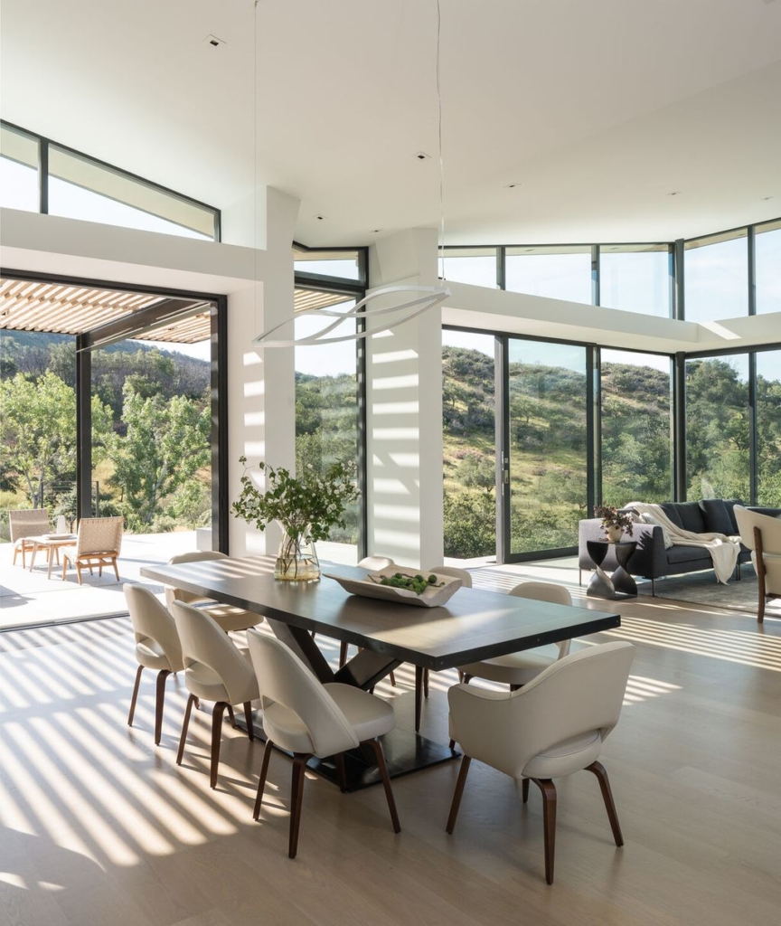 Ridgeview House, Contemporary Retreat by Signum Architecture