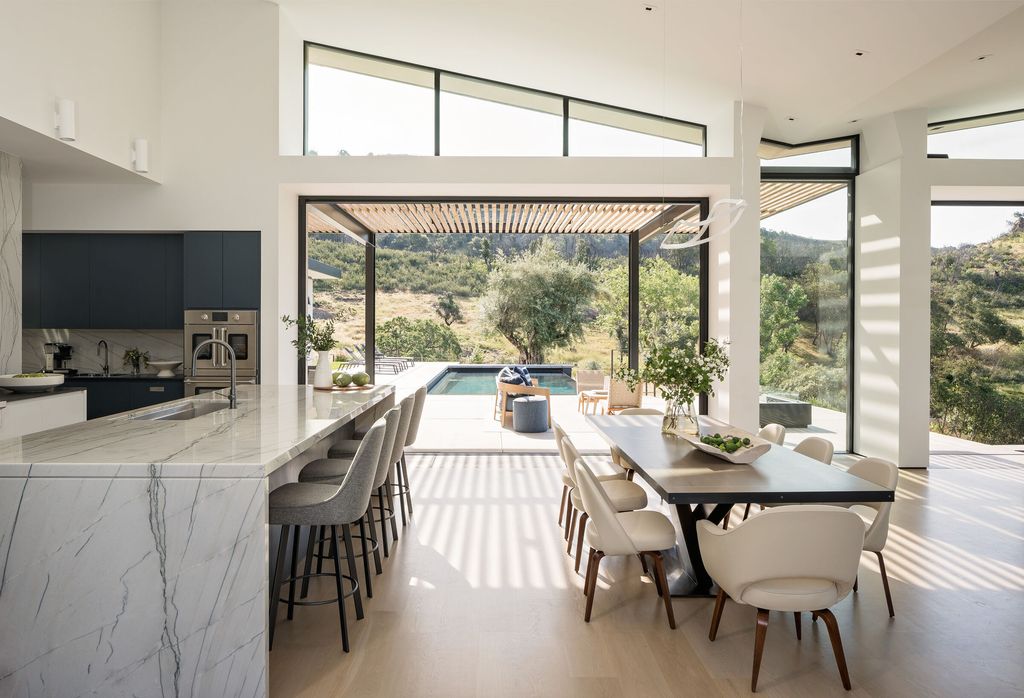 Ridgeview House Contemporary Retreat by Signum Architecture 16
