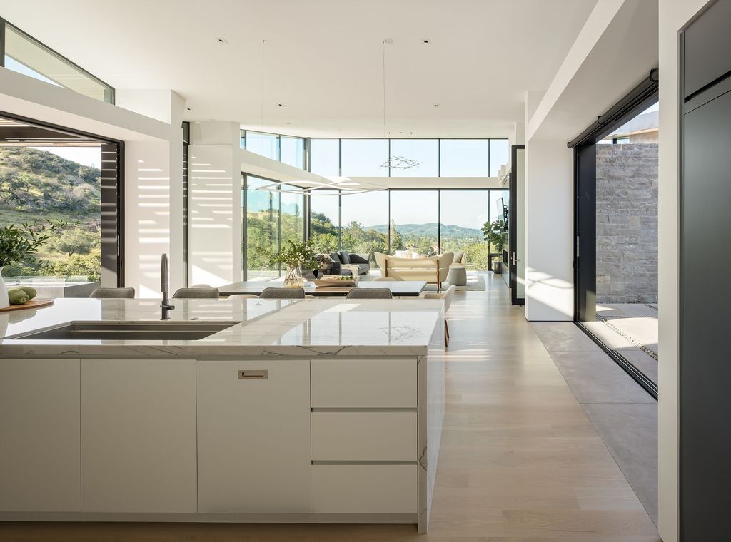 Ridgeview House, Contemporary Retreat by Signum Architecture