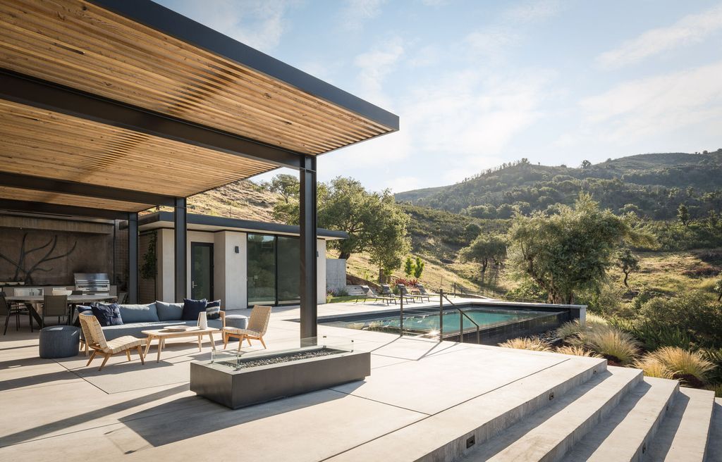 Ridgeview House Contemporary Retreat by Signum Architecture 9