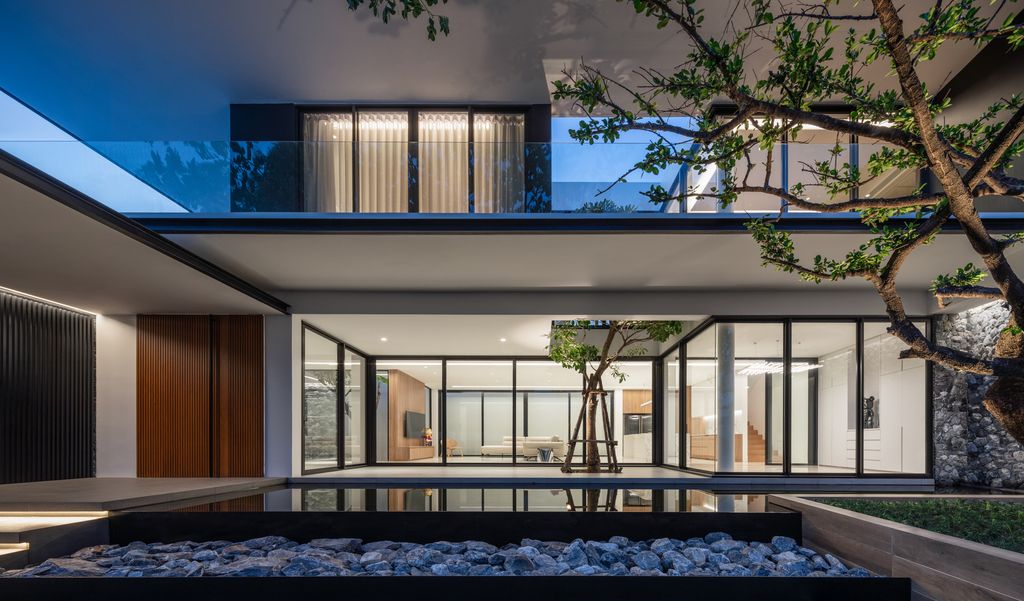 Soffit House Tropical Design by Ayutt and Associates design 1