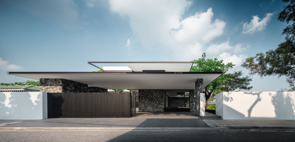 Soffit House, Tropical Design by Ayutt and Associates design