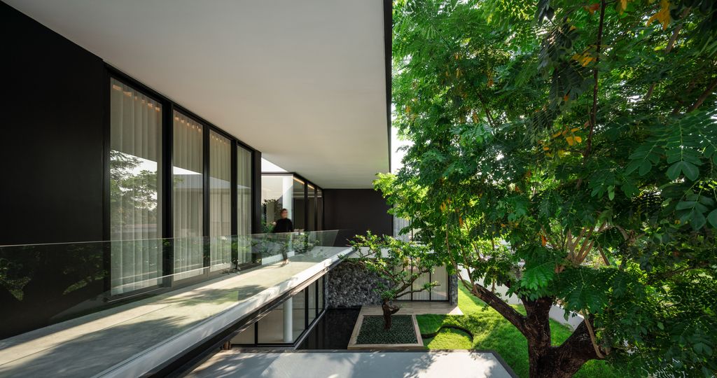 Soffit House Tropical Design by Ayutt and Associates design 18