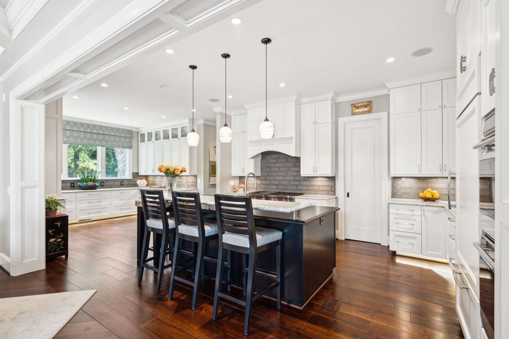 South Carolina Estate Showcases Elegant Features Luxurious Finishes and Exceptional Craftsmanship for 4.2 Million 13