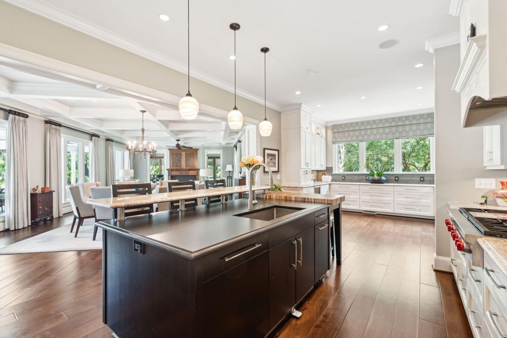 South Carolina Estate Showcases Elegant Features Luxurious Finishes and Exceptional Craftsmanship for 4.2 Million 15
