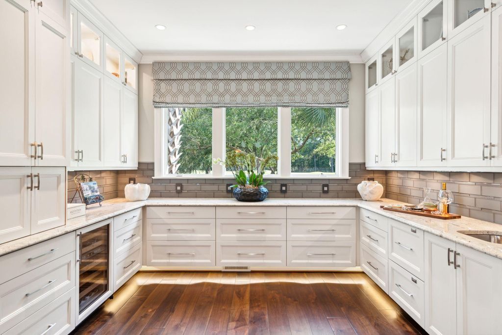 South Carolina Estate Showcases Elegant Features Luxurious Finishes and Exceptional Craftsmanship for 4.2 Million 16