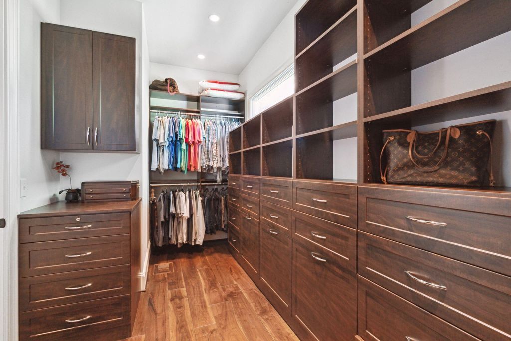South Carolina Estate Showcases Elegant Features Luxurious Finishes and Exceptional Craftsmanship for 4.2 Million 30