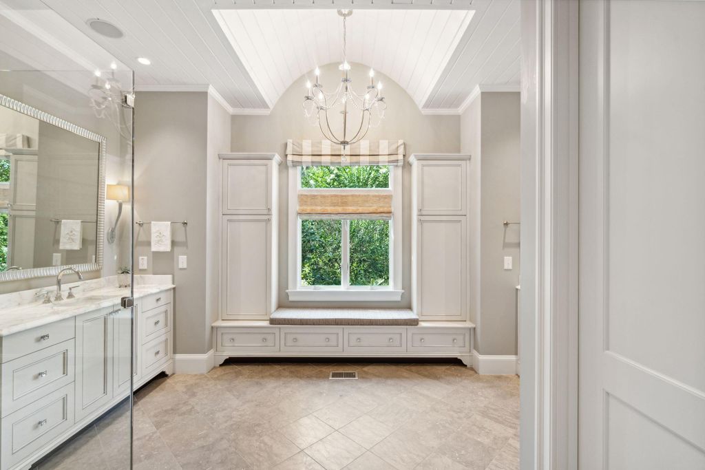 South Carolina Estate Showcases Elegant Features Luxurious Finishes and Exceptional Craftsmanship for 4.2 Million 31
