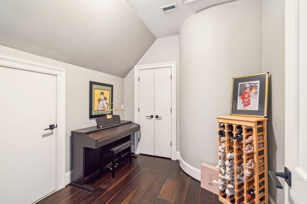 South Carolina Estate Showcases Elegant Features Luxurious Finishes and Exceptional Craftsmanship for 4.2 Million 43
