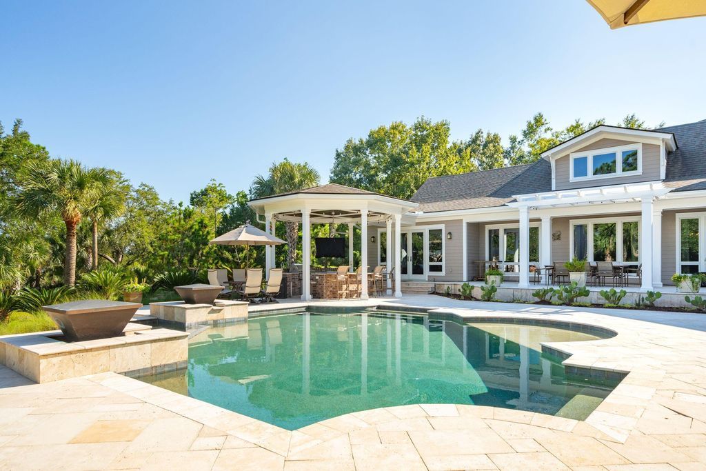 South Carolina Estate Showcases Elegant Features Luxurious Finishes and Exceptional Craftsmanship for 4.2 Million 54