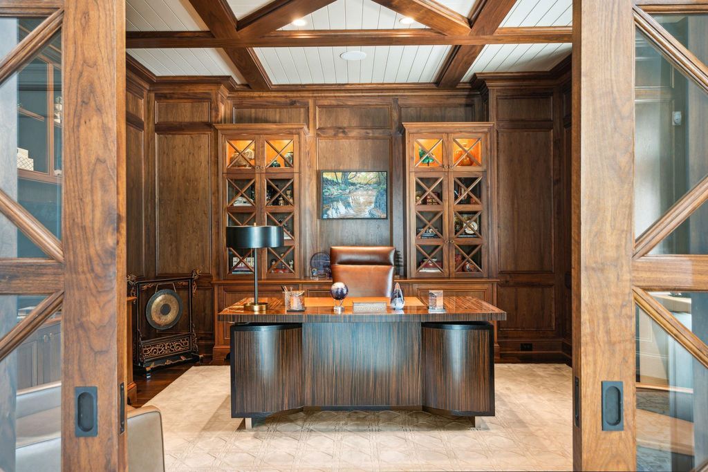 South Carolina Estate Showcases Elegant Features Luxurious Finishes and Exceptional Craftsmanship for 4.2 Million 8