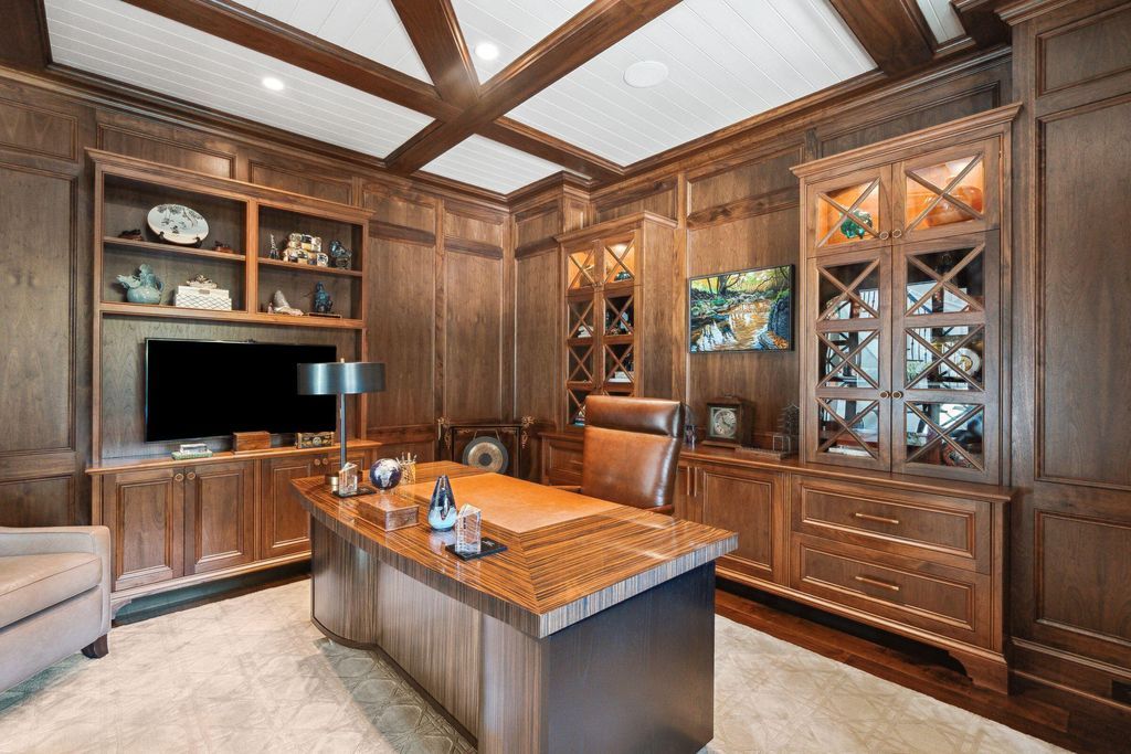 South Carolina Estate Showcases Elegant Features Luxurious Finishes and Exceptional Craftsmanship for 4.2 Million 9