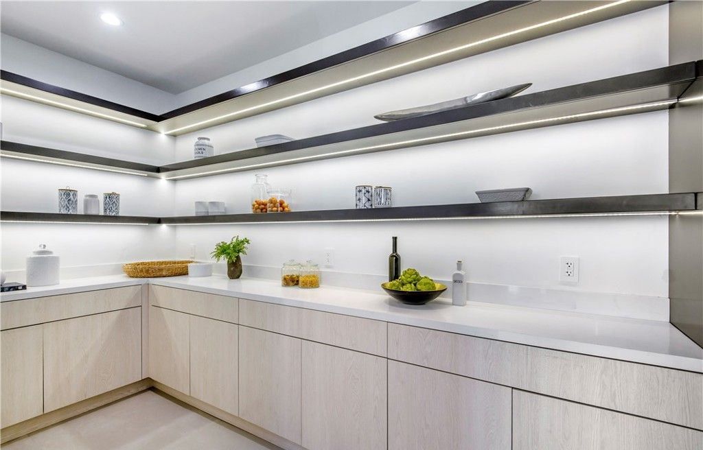 Stunning Malibu Home 11.5 Million for Panoramic Views and Luxurious Private Living 15