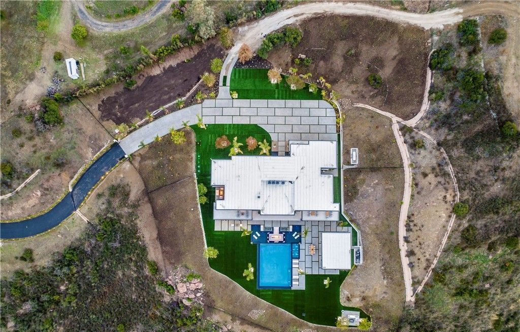 Stunning Malibu Home 11.5 Million for Panoramic Views and Luxurious Private Living 62