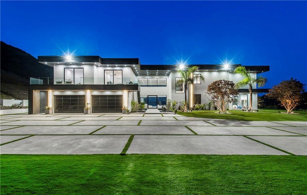 Stunning Malibu Home 11.5 Million for Panoramic Views and Luxurious Private Living 64