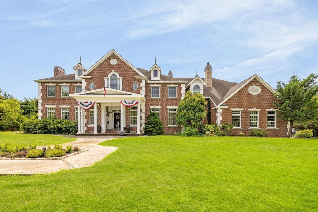 Stunning One Acre Executive Estate in New Jersey Perfect for Entertaining Asking 2485000 1