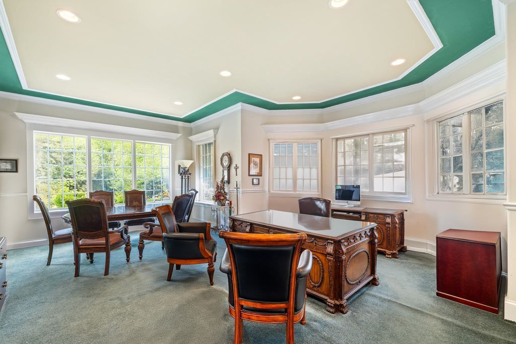 Stunning One Acre Executive Estate in New Jersey Perfect for Entertaining Asking 2485000 13