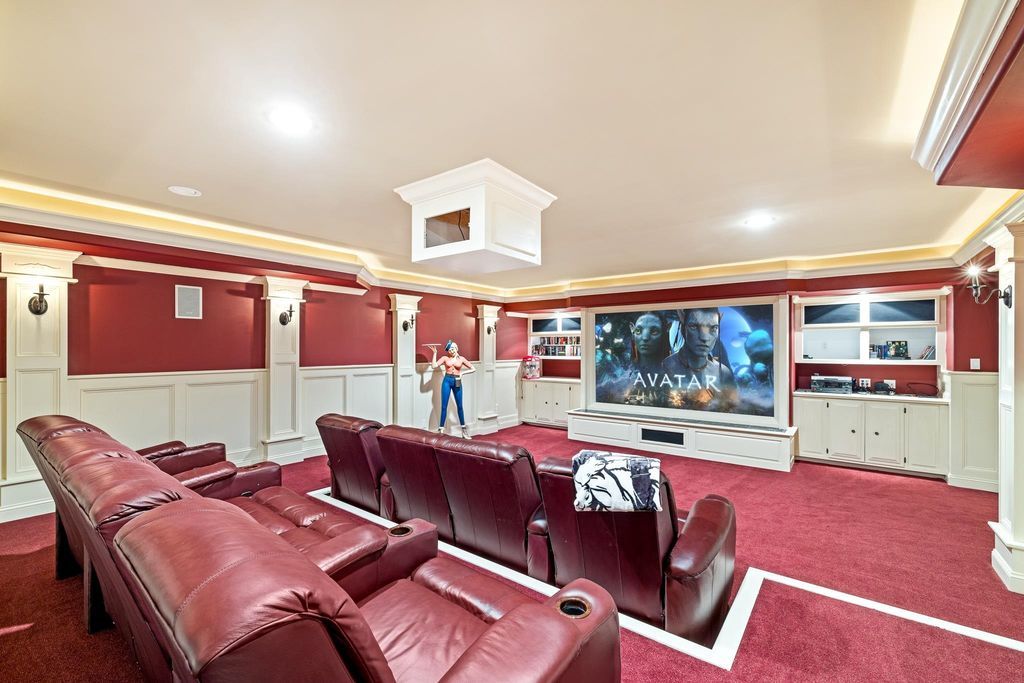 Stunning One Acre Executive Estate in New Jersey Perfect for Entertaining Asking 2485000 14