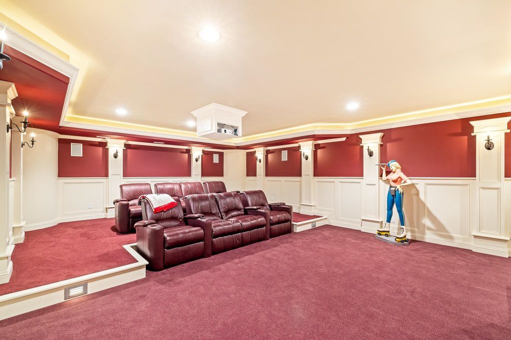 Stunning One Acre Executive Estate in New Jersey Perfect for Entertaining Asking 2485000 15